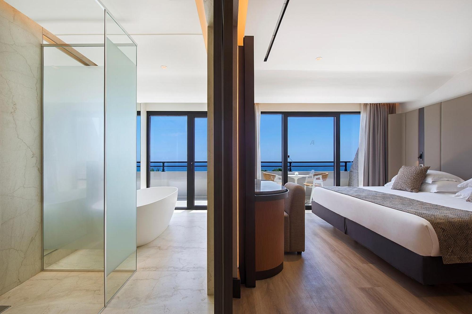 Luxe kamer met uitzicht op zee